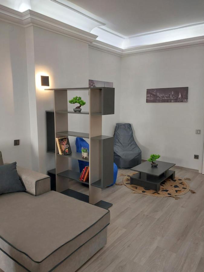 Anibo Studios And Apartments Zero Point 46 Tesalonika Bagian luar foto